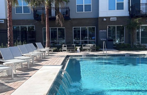 Southside Apartment | Bartram 2BD 1 - Two Bedroom Apartment, Sleeps 4