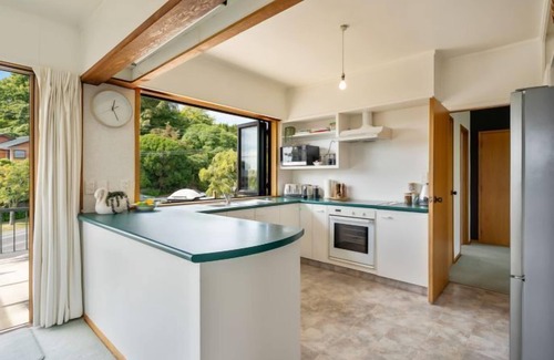 Waipahihi House | Base: 6 Extra: $30 1/81 Shepherd Road, Taupo
