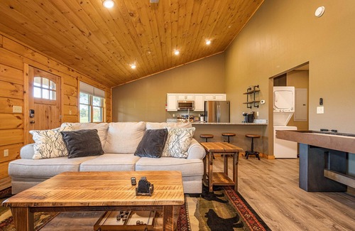 McHenry House | Base Camp | Pet-Friendly, Hot Tub, Walk to Wisp