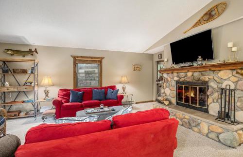 Thompsonville House | Base Camp