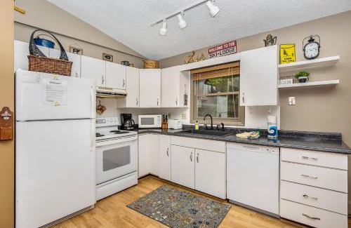Thompsonville House | Base Camp