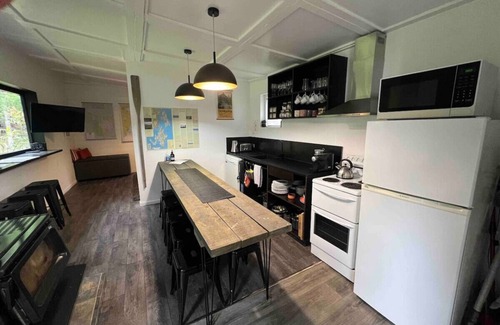 Alonnah RV Rental | Base Glamp Bruny - Near Hotel Bruny, heated tents