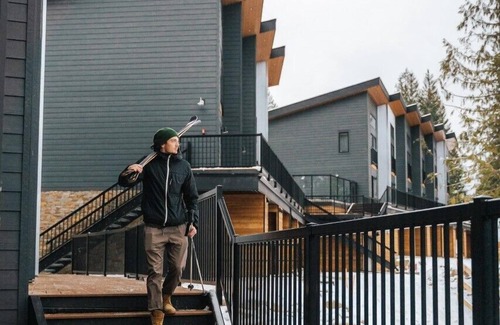 Revelstoke House | Basecamp Resorts Revelstoke I Micro-Suite