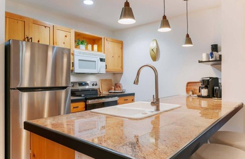 Driggs Condo | Basecamp Stays: Upscale Getaway, Shuttle, Hot Tubs