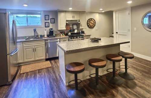 Cottonwood Heights Apartment | Basement apartment in the heart of Cottonwood