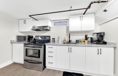 Windsor Apartment | Basement apartment in south windsor