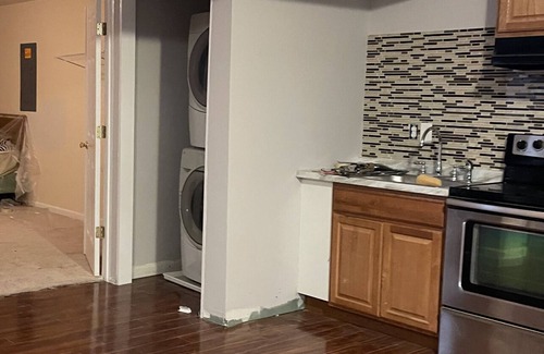 Dale City Apartment | Basement Apartment. Master suite , 3 beds two full baths. Kitchen, washer/dryer