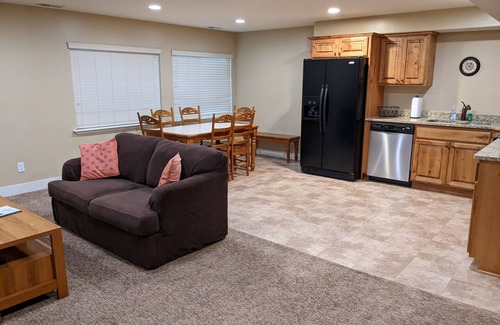 Mapleton House | Basement Apartment near Provo in Quiet Neighborhood with Beautiful Mountain View