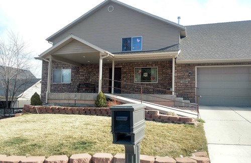 Cedar City Apartment | Basement Apartment-Sleeps 6 *2 Bedrooms +Kitchen/Laundry