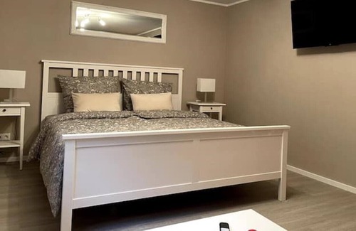 Mundelheim Apartment | Basement apartment with private sauna (incl.)