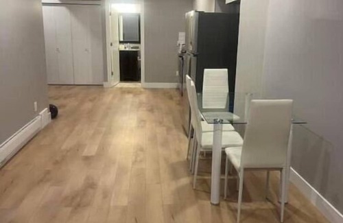 Southwest Edmonton House | Basement suite near Windermere Edmonton