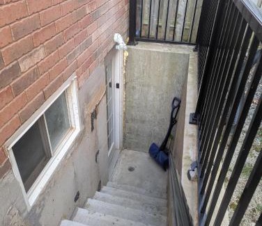 Grand River South House | Basement two Queen beds and one single with two full washrooms by YKF airport