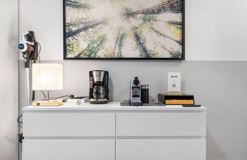Ruhrort Apartment | Basic but comfortable, cosi - 30 min to DUsseldorf exhibition/fair, great value