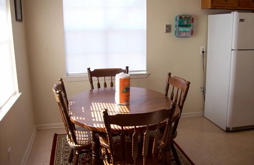 Panama City Apartment | Basic Intown Apartment convenient to Beach and Town