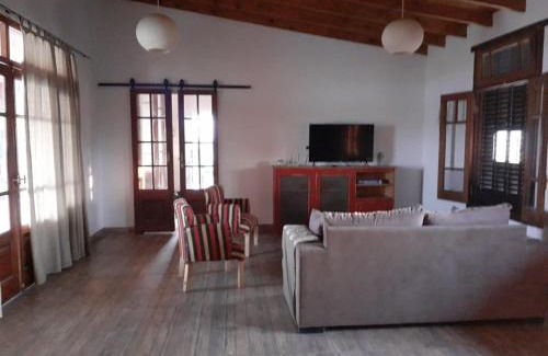 Ruiz House | Basilia - Casas de campo
