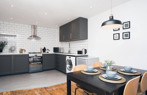 High Peak Cottage | Basin House - UK45208