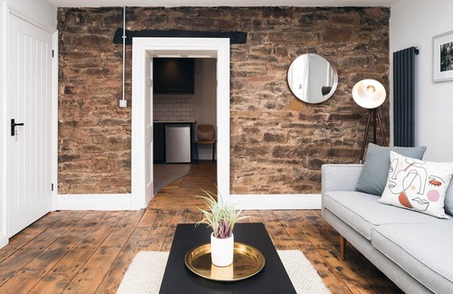 High Peak Cottage | Basin House - UK45208