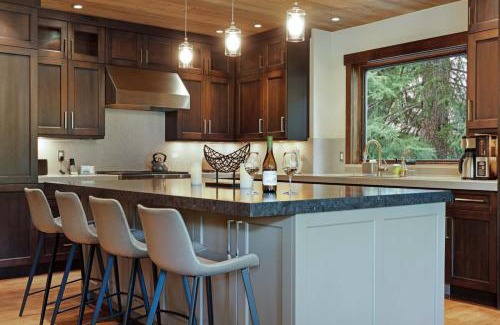 Innsbruck Meadows House | Basingdale Hollow - For 10