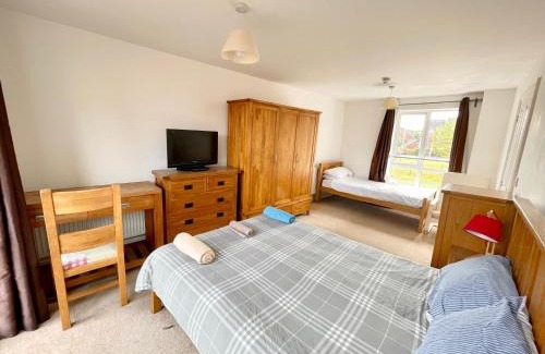 Sherborne St. John House | Basingstoke Townhouse Near Hospital