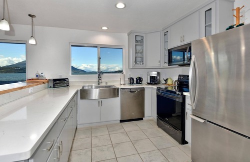Clear Lake House | Bass Alley Bungalow | A Wine Country Escape