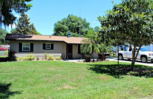 Lorida House | Bass Fishing Vacation Rental - Lake Istokpoga - Fisherman Welcome!