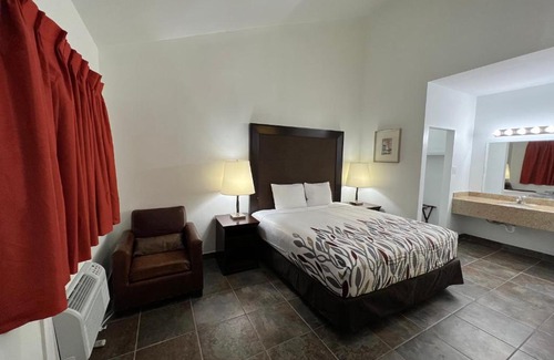 Three Rivers Hotel | Bass Inn - Choke Canyon National Park