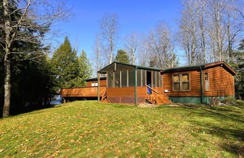 Traverse City House | Bass Lake Pointe