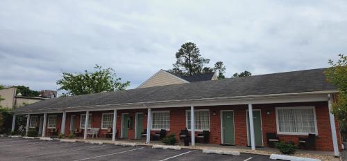 Williamsburg Hotel | Bassett Motel