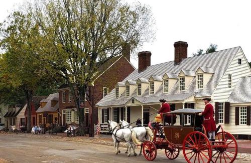 Williamsburg Hotel | Bassett Motel