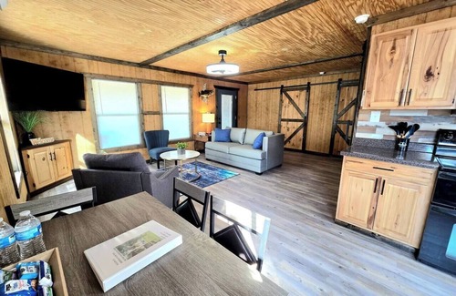 Quitman House | BASShole on Lake Fork * HOT TUB