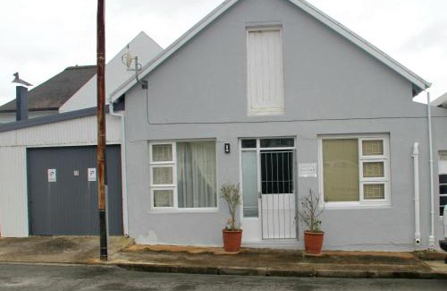 Bredasdorp Apartment | Basson Town Cottage