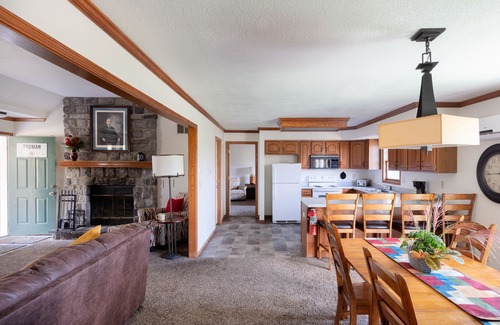 Platte City Cabin | Basswood Resort
