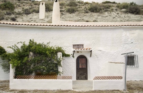 Baza House | BASTI CAVE 5