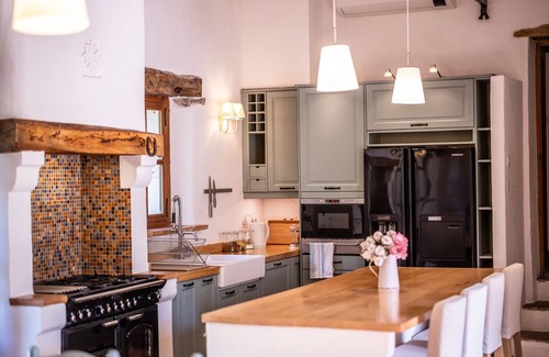 Cordes-sur-Ciel Villa | Bastide de Cordes sur Ciel - Heated pool - Park