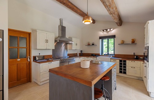 Croagnes House | Bastide-style property with pool and grape vines