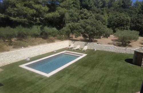 Pelissanne House | Bastide Provençale with pool and garden