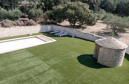 Pelissanne House | Bastide Provençale with pool and garden