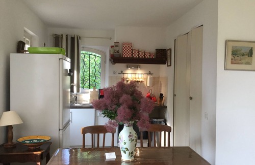 Lourmarin Cottage | Bastidon de CASTEUSE (villa), Lourmarin, Luberon, Provence, park and garden