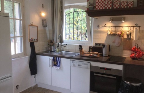 Lourmarin Cottage | Bastidon de CASTEUSE (villa), Lourmarin, Luberon, Provence, park and garden