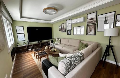 El Puerto de Santa Maria Apartment | BASTINAZO ALOHADREAM - LUXURY PREMIUM - DormirDCategoria Condetó en la Mejor Ubicación de la Ciudad, Especial Grupos, Insonorizado, Aire Acondicionado en todas las habitaciones, TV 100" - El Puerto de Santa María - Reformado de Diseño y Equipado en 2024