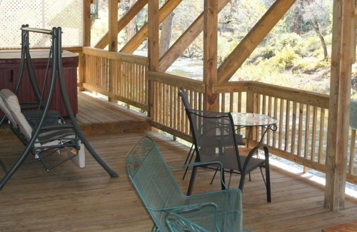 Bat Cave Cottage | Bat Cave River Rental NC