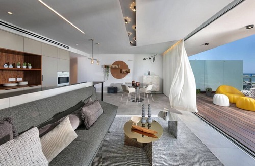Haifa Apartment | Bat Galim Seaside Artistic Retreat by Sea N' Rent