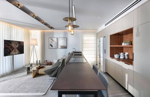Haifa Apartment | Bat Galim Seaside Artistic Retreat by Sea N' Rent