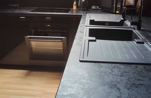 Oelsberg Apartment | Batcave, Nette Ferienwohnung im Dachgeschoss
