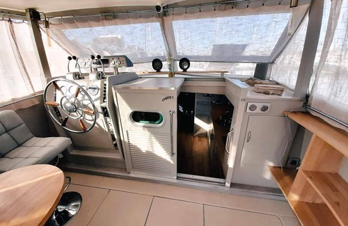Bassins a Flot House | Bateau le New York, un logement sur le port de Bordeaux