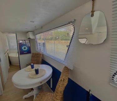 Anatole France Boat Rental | Bateau Mama Mia