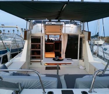 Sainte-Marie-la-Mer Boat Rental | BATEAU STANDING A QUAI tout confort