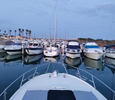 Sainte-Marie-la-Mer Boat Rental | BATEAU STANDING A QUAI tout confort
