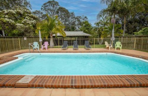 Batehaven Apartment | Batemans Bay Studio Escape with Lush Vista