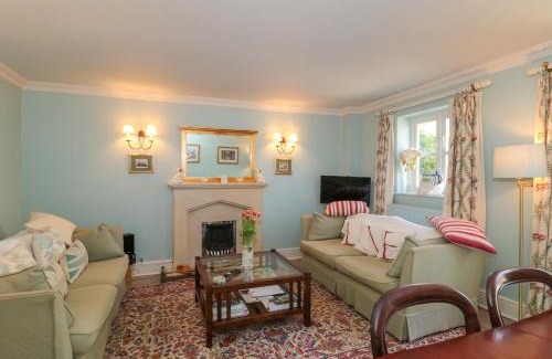 Nailsworth House | Batemans